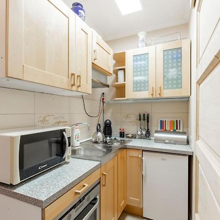 Lovely 1 Bedroom Flat - Gazdagret Boedapest Buitenkant foto